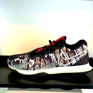 NikeCourt Zoom Vapor Cage 4